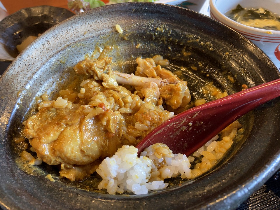 骨付き肉が見えます